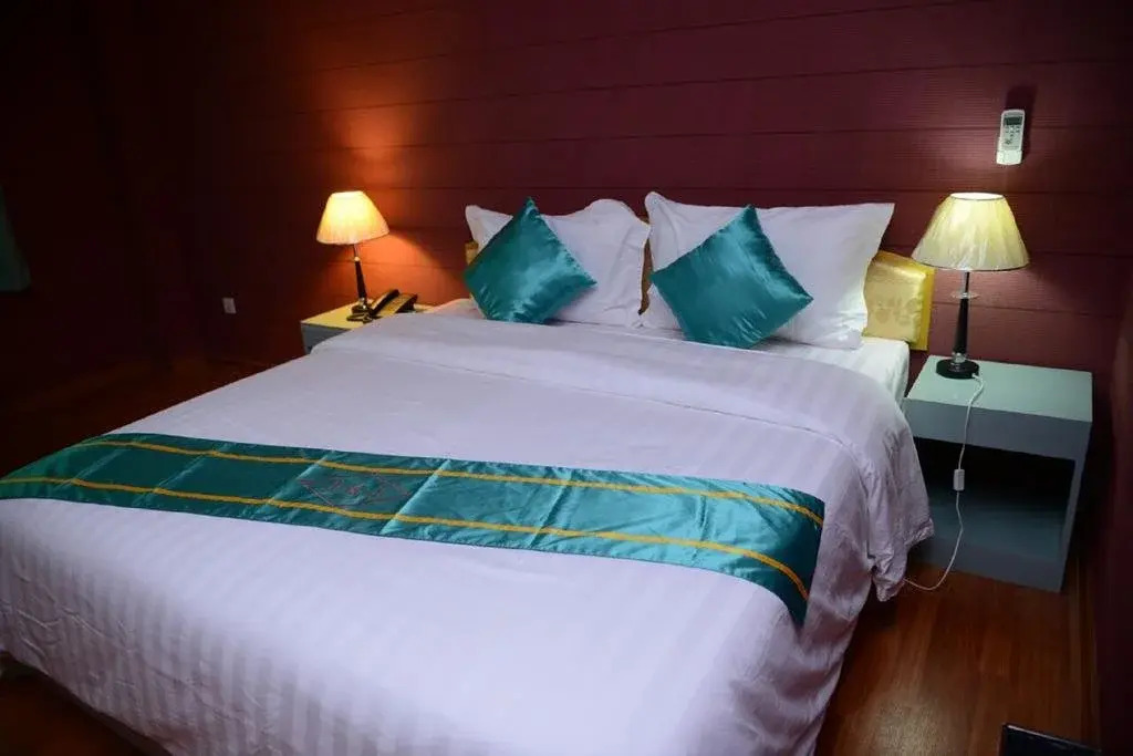 J and J Hotel