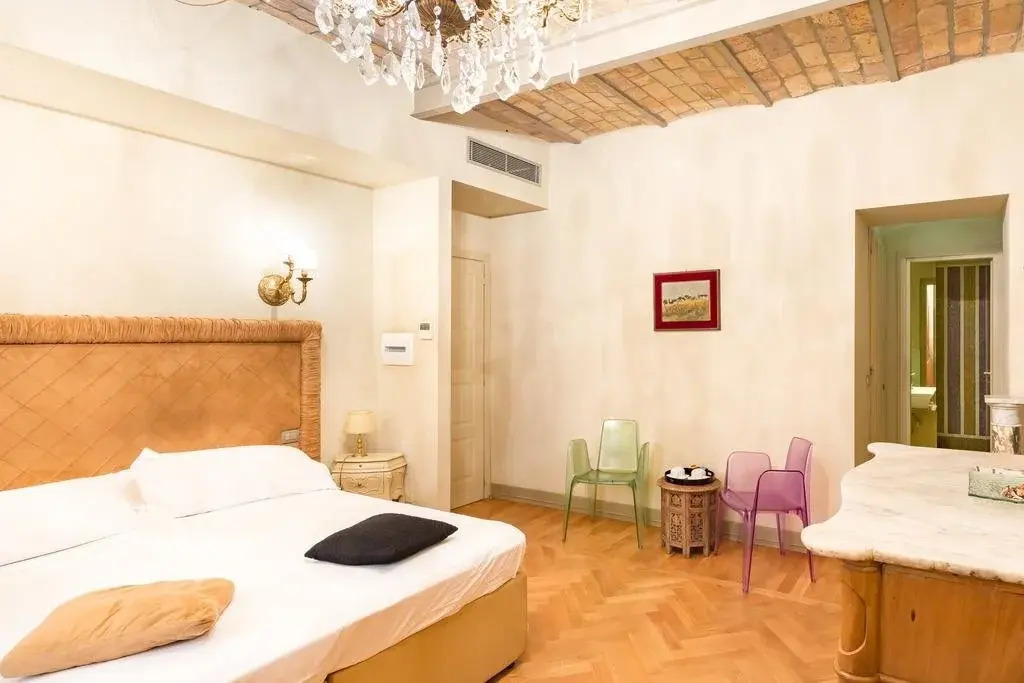 IRON Luxury Rooms