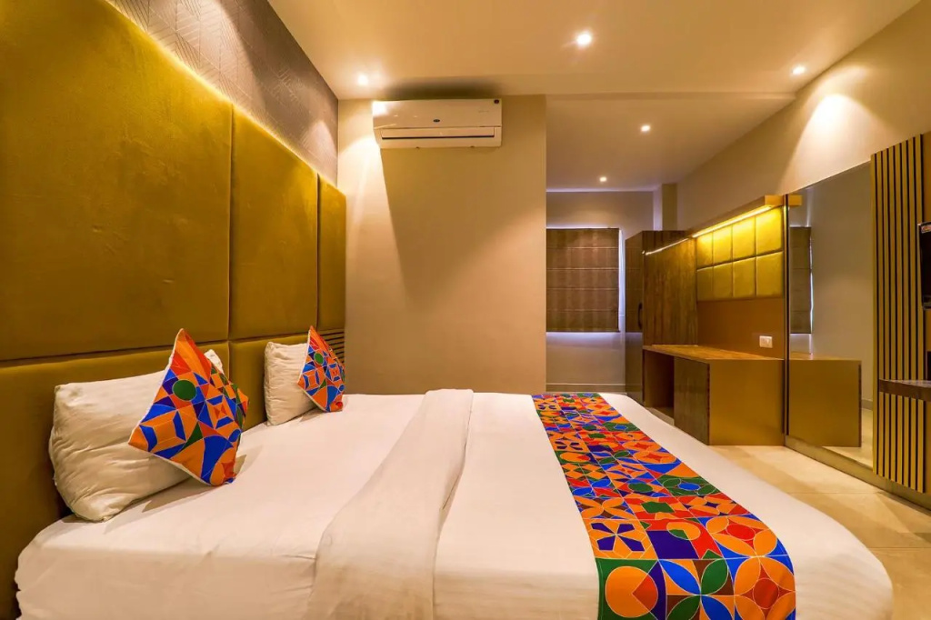FabHotel Maya Crystal