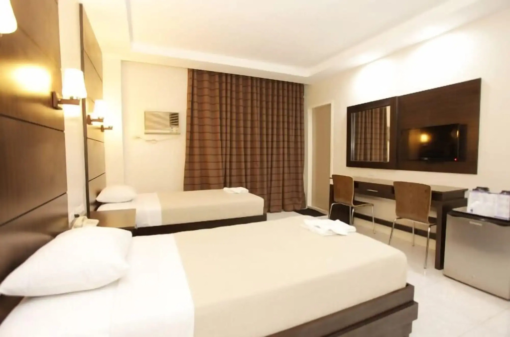Grand Astoria Hotel