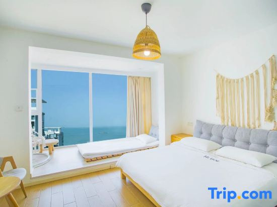 Listen to sea small building homestay
