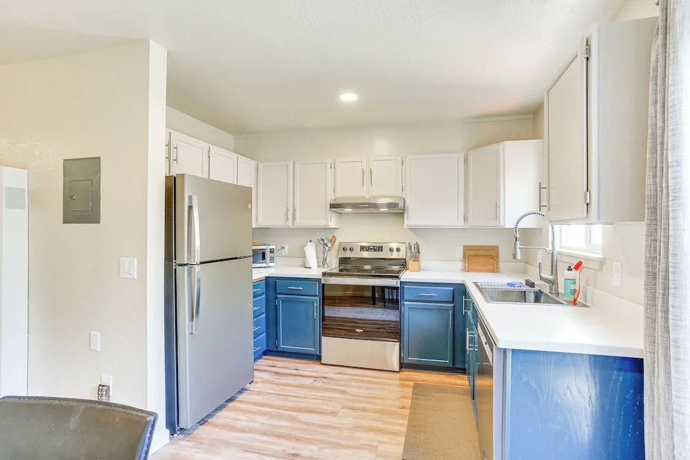 Airy Fortuna Apartment With Deck!