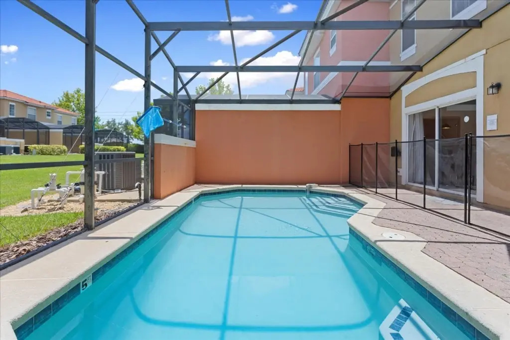 4 Bedrooms 3 Bathrooms Encantada 8549 Bl