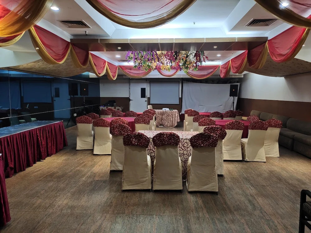 Hotel Anand Retreat