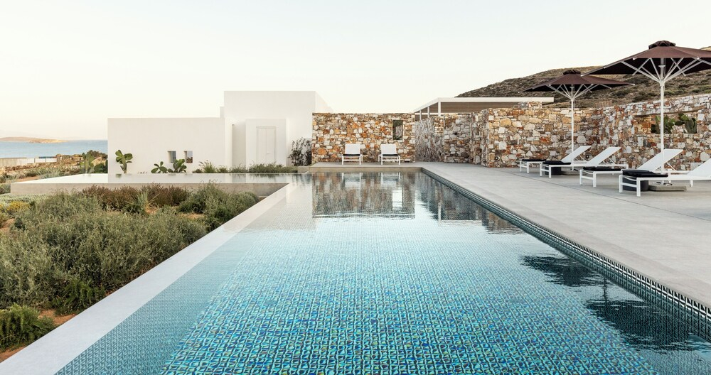 TWWO Antiparos