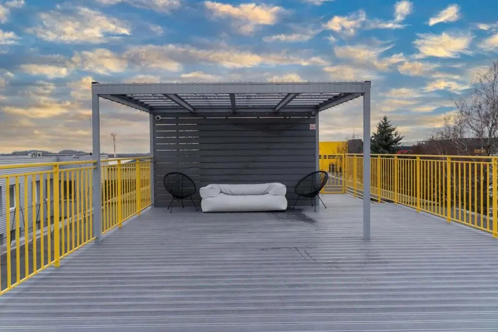 Air 201 ApartHouse