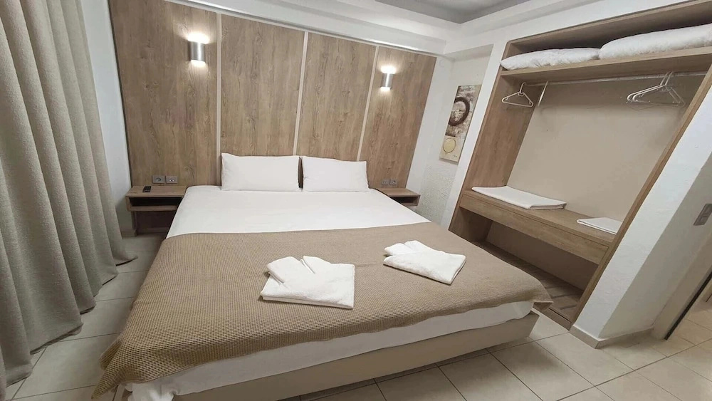 Elisa Luxury Suite in Nea Flogita