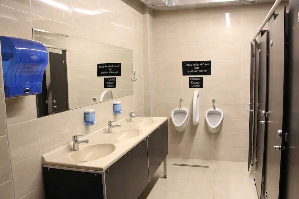 Can Pansiyon Apart - Caters to Men - Hostel