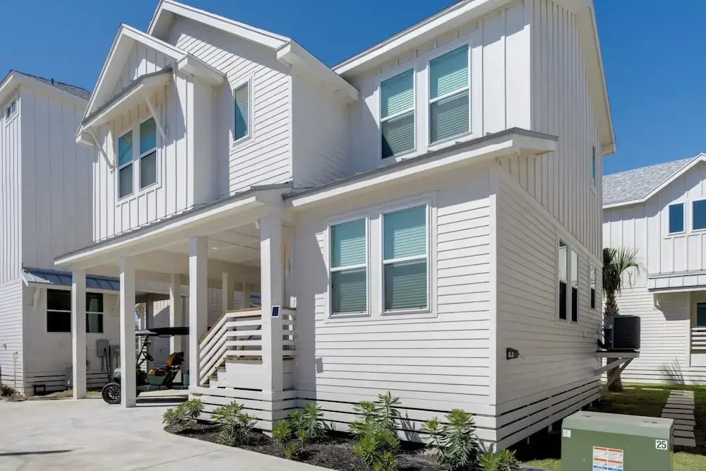1 Mi to Beach: Home w/ Pool Access in Port Aransas
