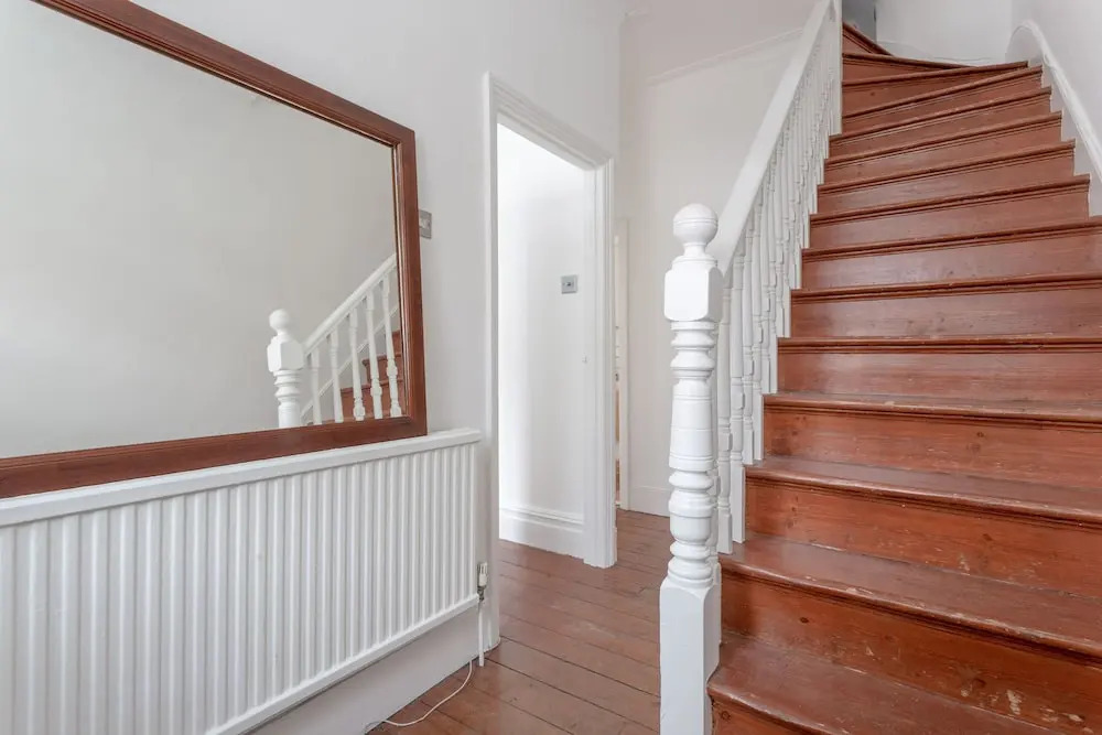 Spacious 4 Bedroom House Close to Tooting Station