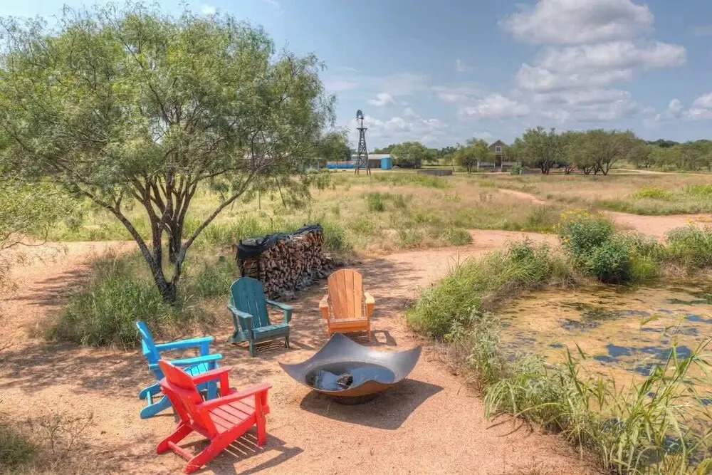 Selena-romantic Tiny Home-firepit