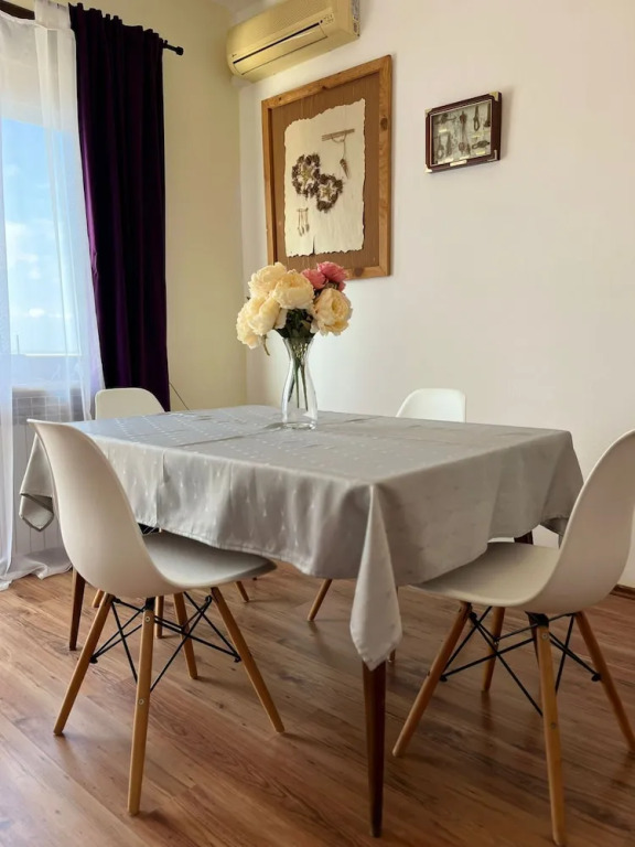 Apartment 77