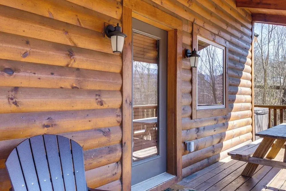 2 Mi to Dtwn Gatlinburg: Mountain Cabin w/ Hot Tub