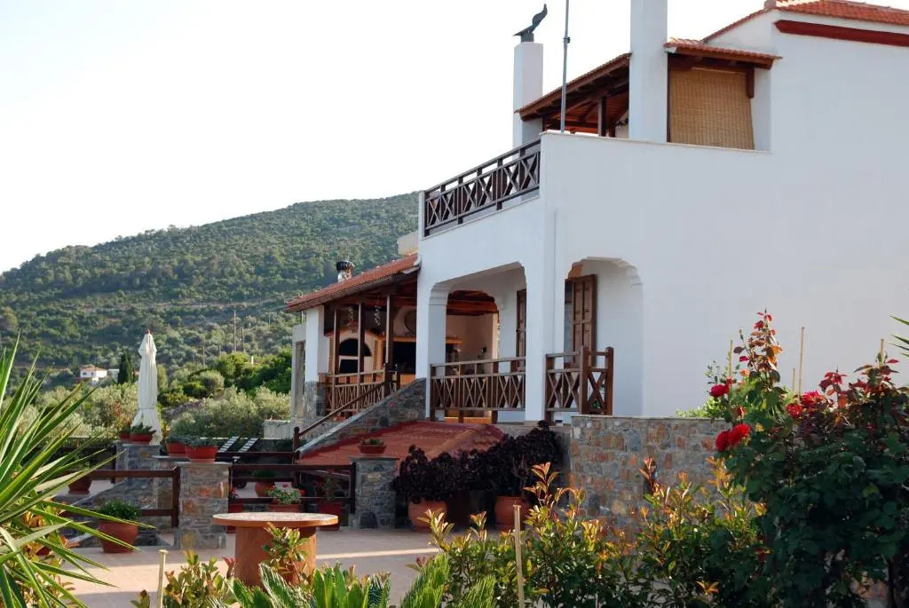 Vila Elena 1astoning view