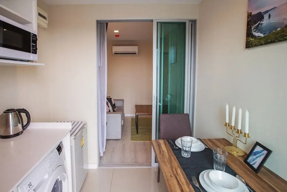Near BK University Quiet Condo in Rama4 bkb135