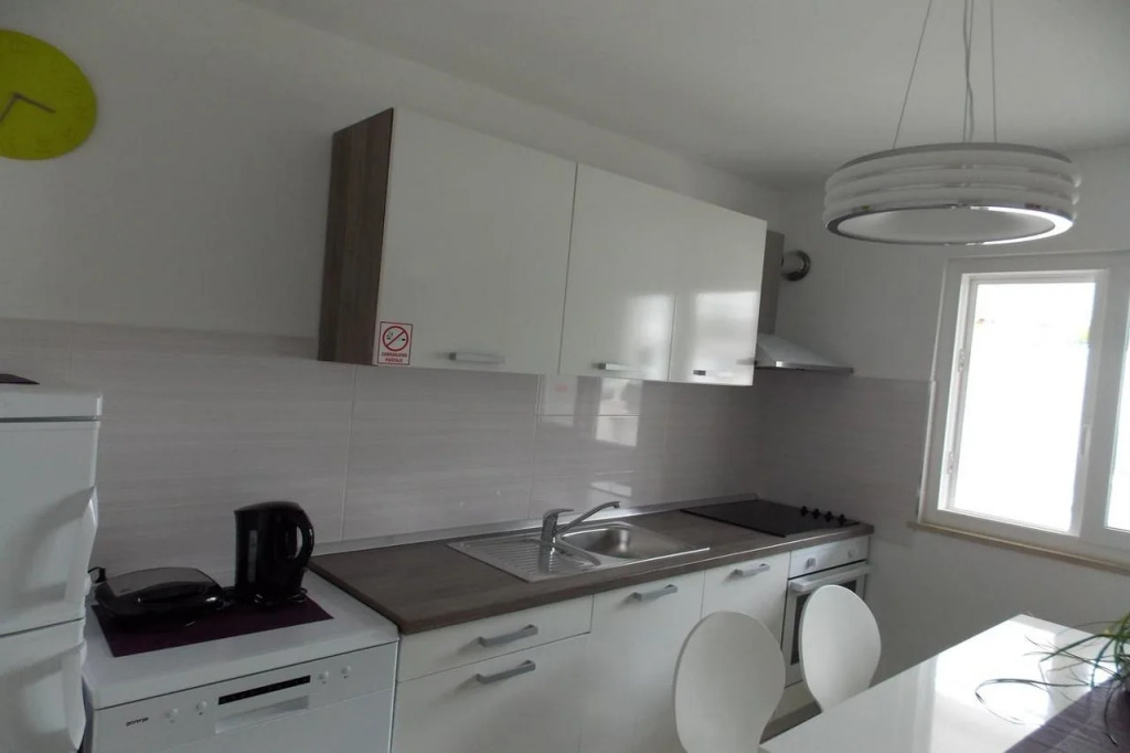 Jele Rooms
