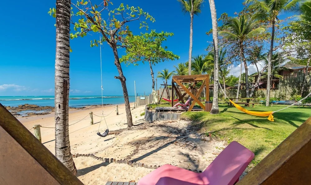 Fully Equipped Apartments in an Oceanfront Condo With Leisure Area and Pool Vvas