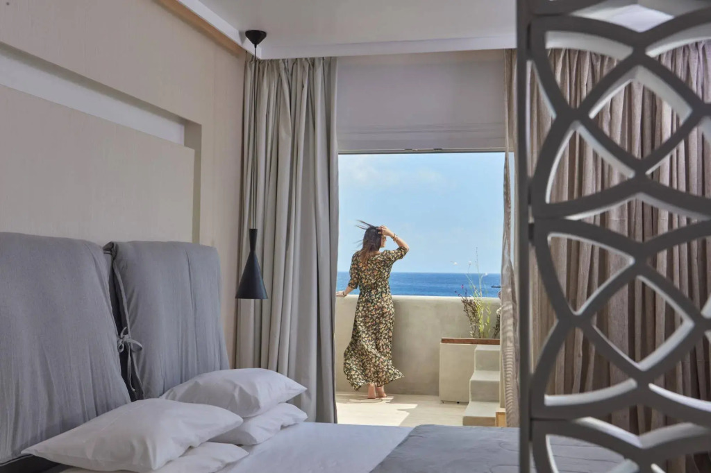 Mykonos Kosmoplaz Beach Resort Hotel
