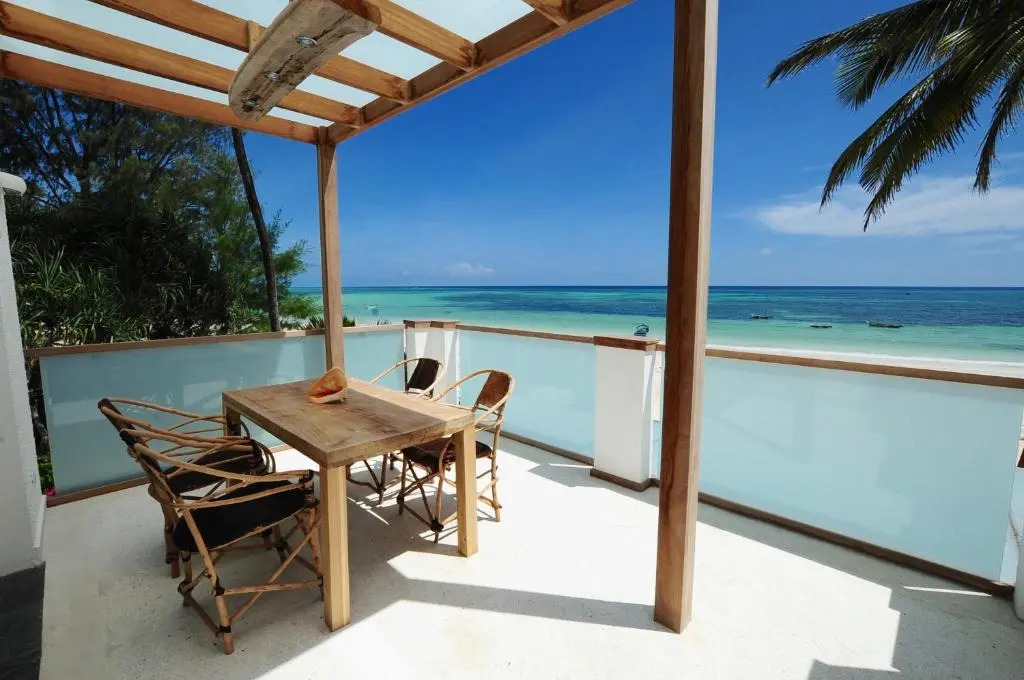 Private Beachfront Suite Apartment " Moja "