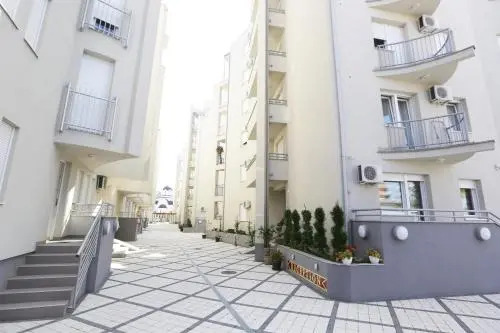 Wing Club Apartments