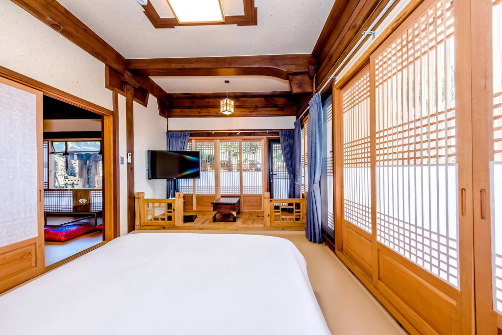 Jeju Hanok Hotel Hallagung