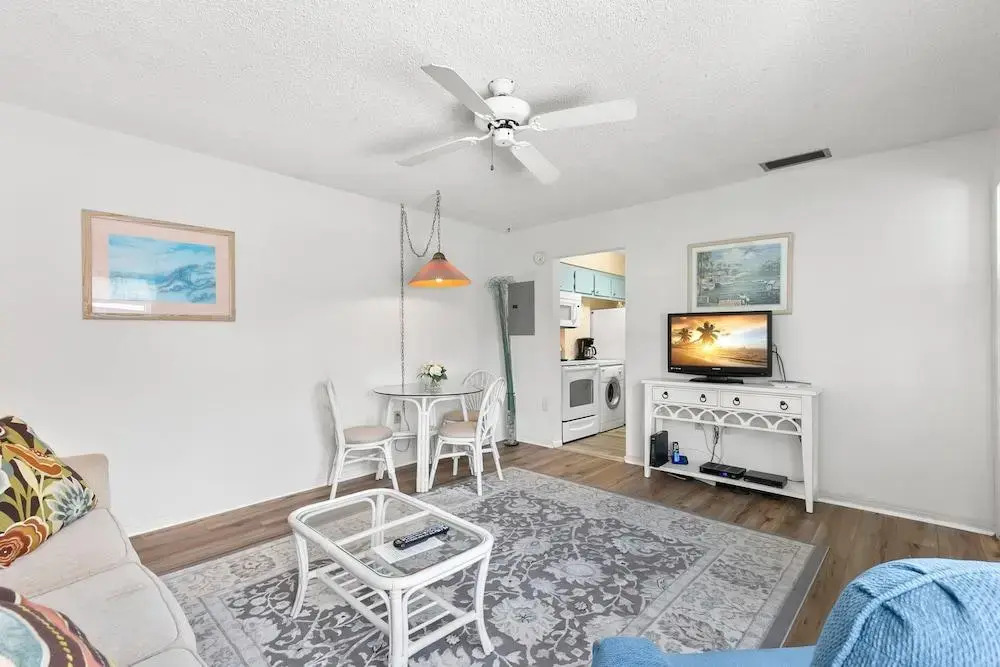 Madeira Beach Yacht Club 151H by Distinctive Beach Rentals