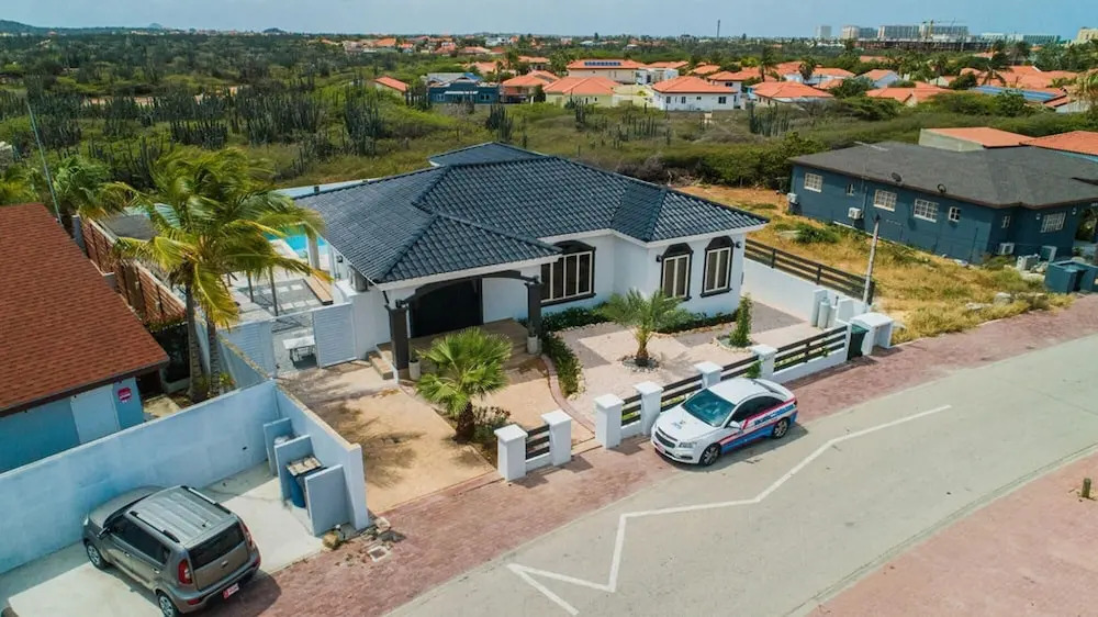 New 3BR 2BA With Huge Pool and Outdoor Area BBQ
