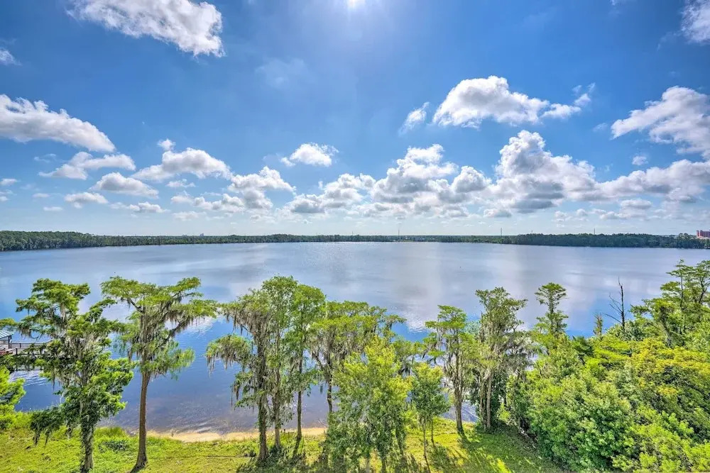 ~ 2 Mi to Disney & Universal: Orlando Resort Condo