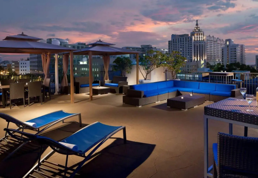Courtyard Miami Beach South Beach