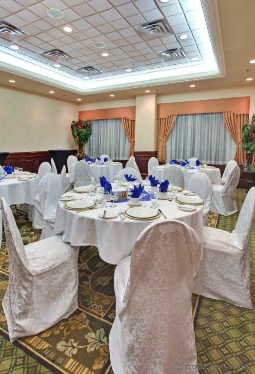 Holiday Inn & Suites Oakville at Bronte by IHG