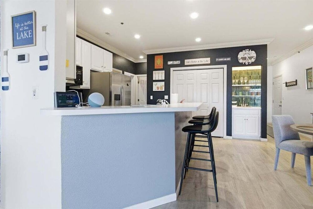 Modern Condo at 11mm in Sunrise w/ PWC & Boat Slip