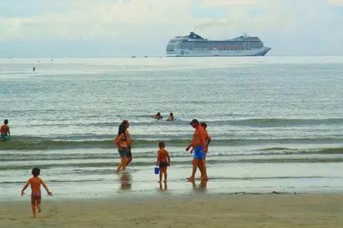 Lindo apartamento 3 dorm a 100m da praia de Perequê