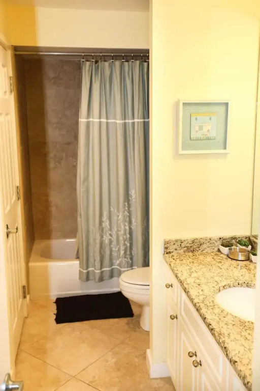 Crescent Condominiums 3 Bedroom Apartment by BnD