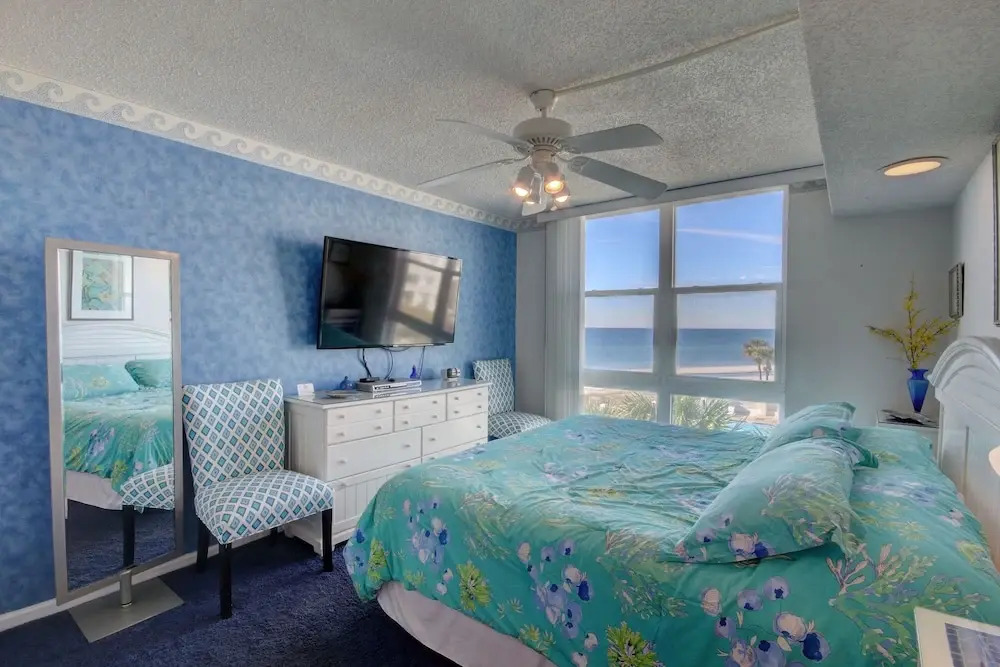 345 El Matador 1 Bedroom Condo by RedAwning