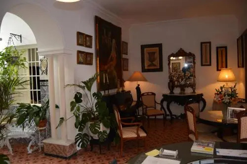 Hostal Residencia Mena