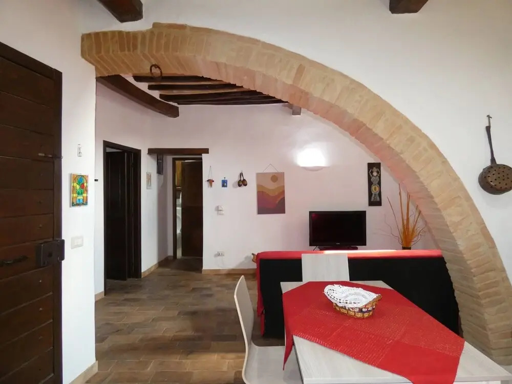 SCAPPO IN UMBRIA, Porta Leone