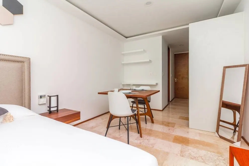 Amazing Studio, Steps to Beach, AC, Best Location