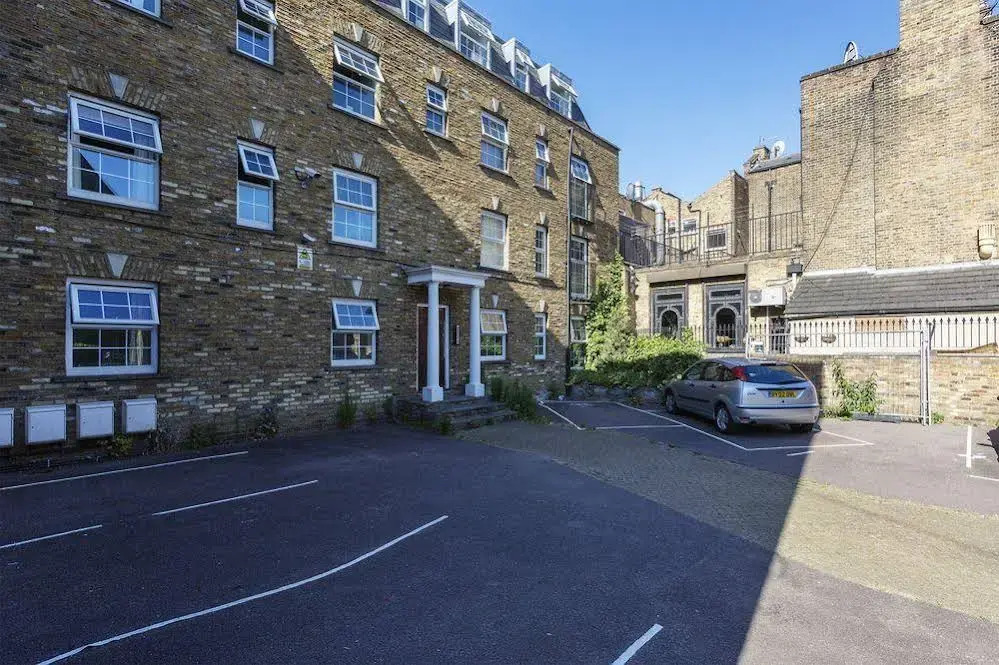 Veeve  3 Bed Flat With Parking Walford Road Stoke Newington
