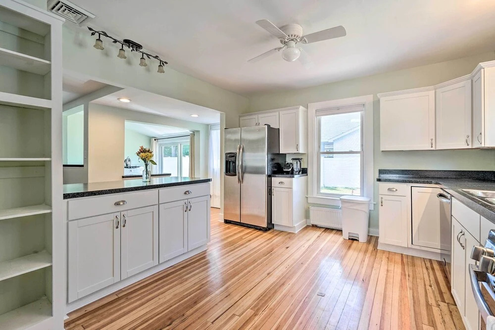 Downtown Retreat w/ Grill, Fire Pit & Wet Bar