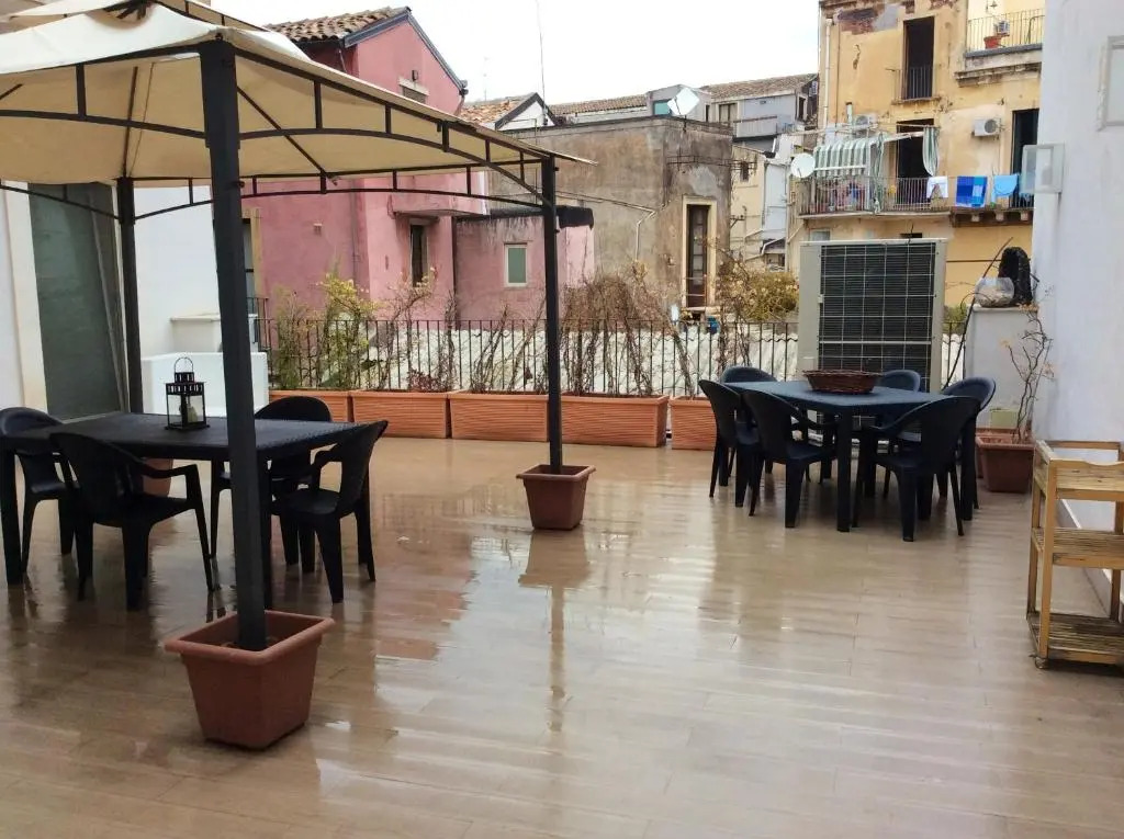 Apartment with 4 bedrooms in Catania with wonderful city view furnished terrace and WiFi 3 km from the beach