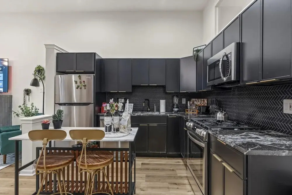 Charming Historic Gem Heart of Philly 2B