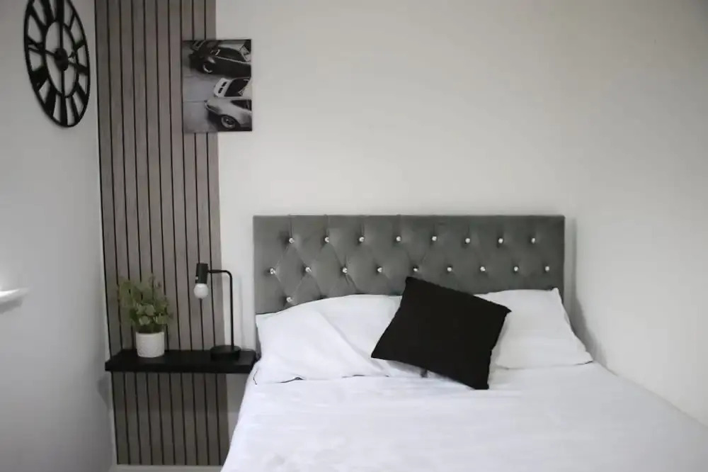 3 Bedroom House Close to City Centre/ Free Parking