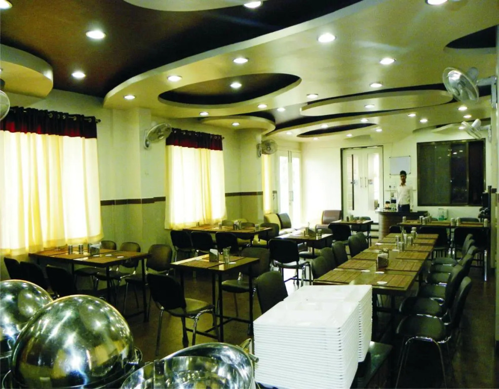 Hotel Shradha Saburi Palace