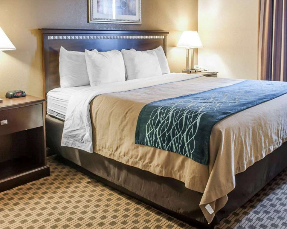 Comfort Inn & Suites