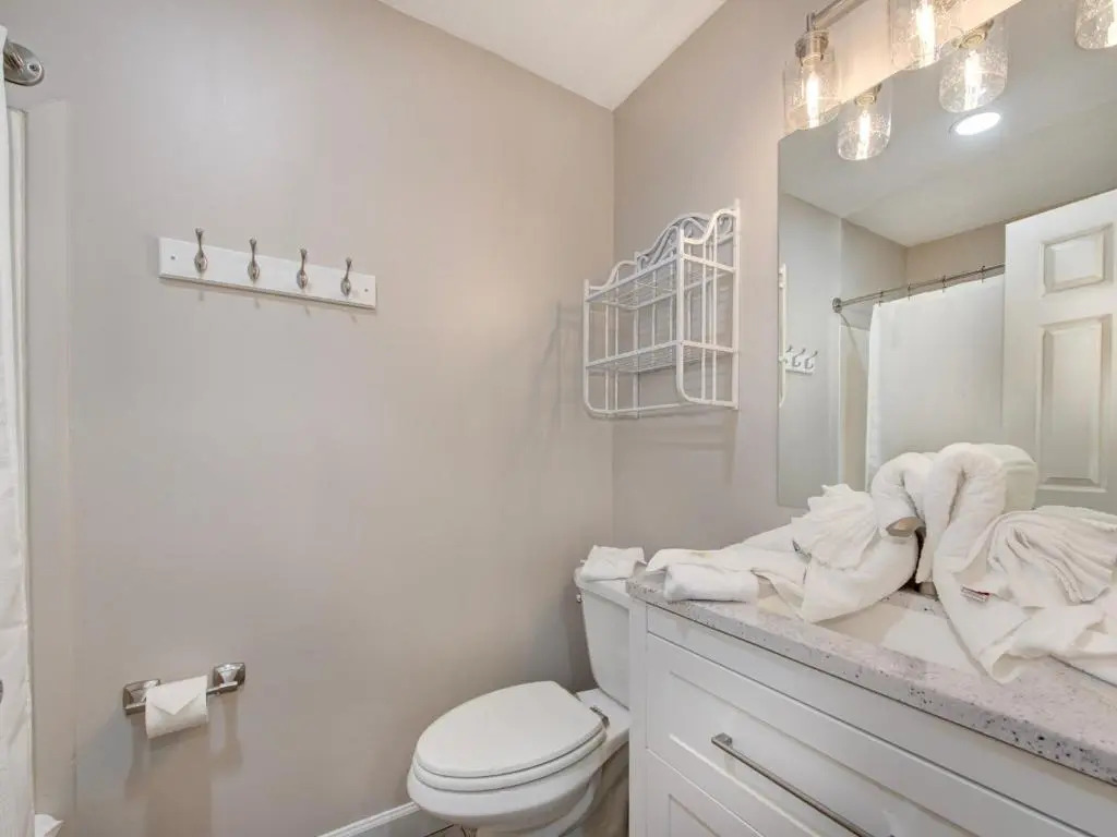 Our Mountain Home, 2 Bedrooms, Walk Downtown, Pool Access, WiFi, Sleeps 4