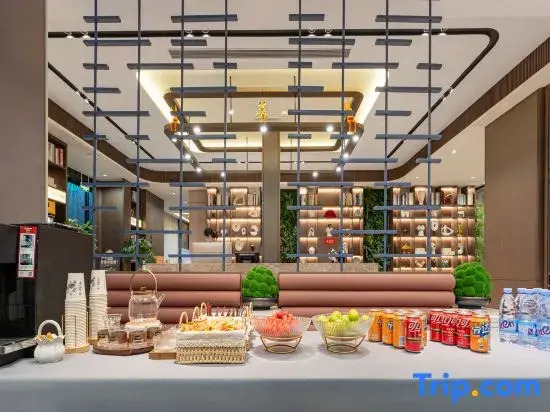 Ease Hotel · Zhi (Yichang Huoche Dongzhan )