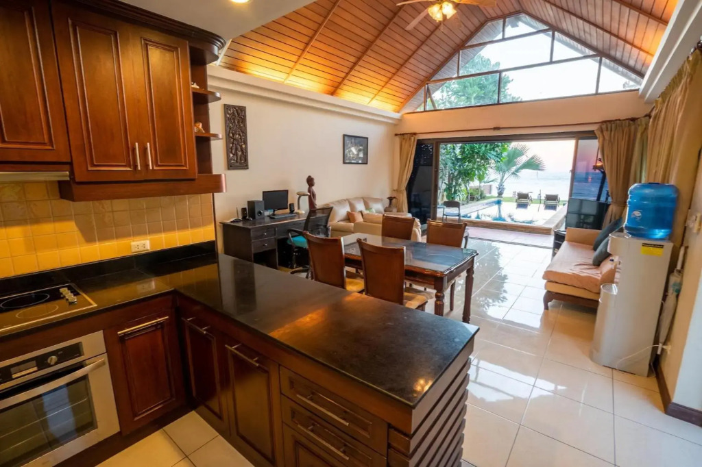 Beachfront Villa 2 Bedrooms with Private Pool