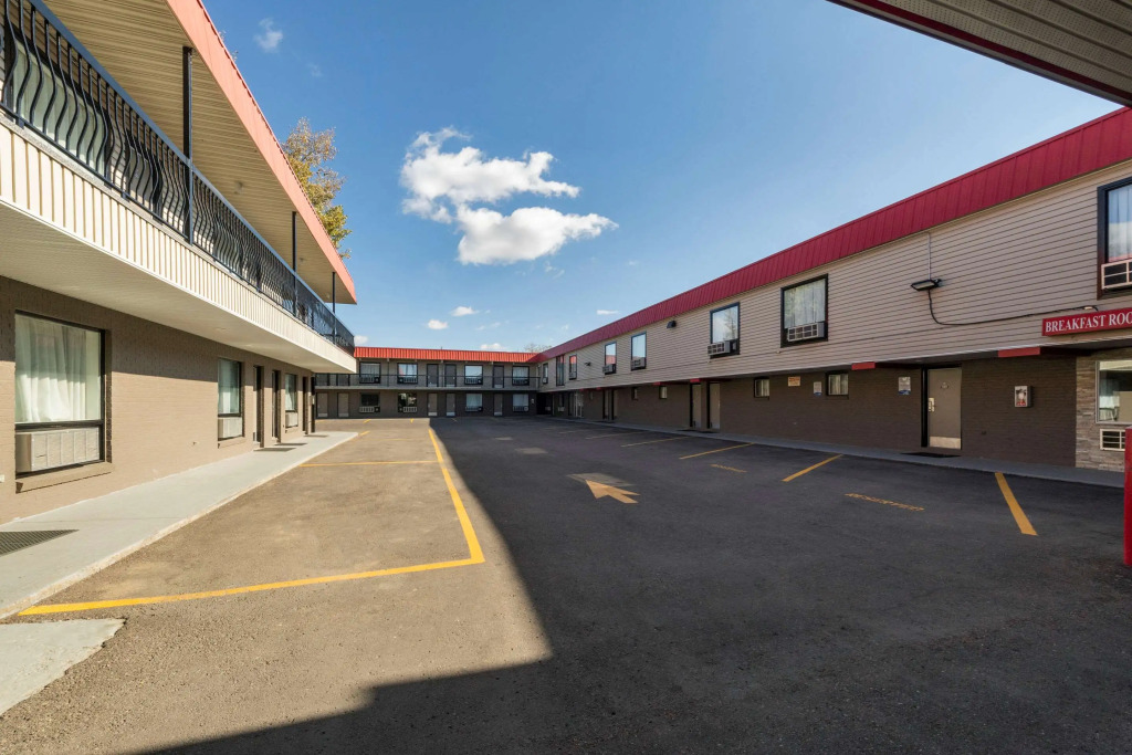 Medicine Hat Inn & Suites