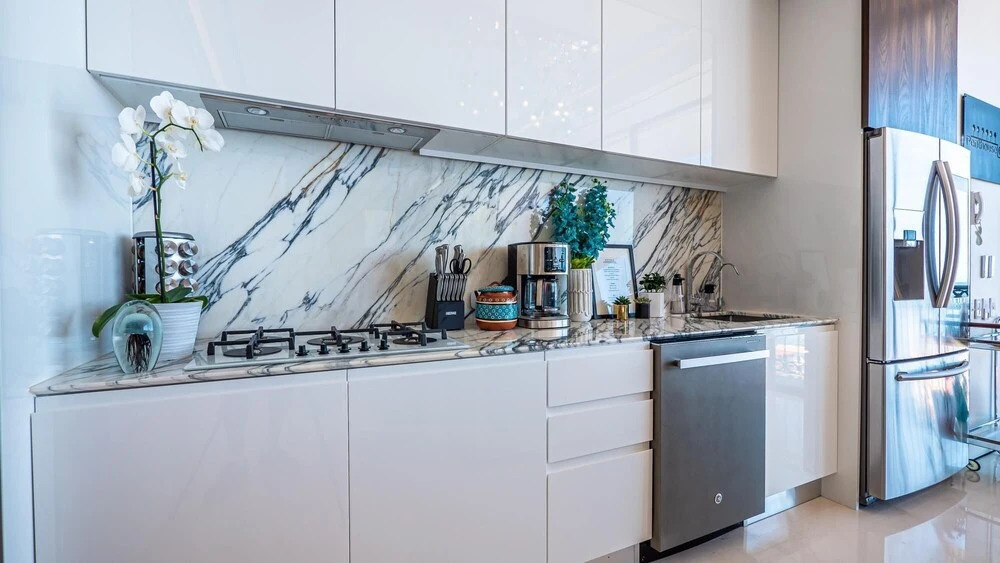 Pier 57-706 Spectacular Penthouse Romantic Zone Ocean Views