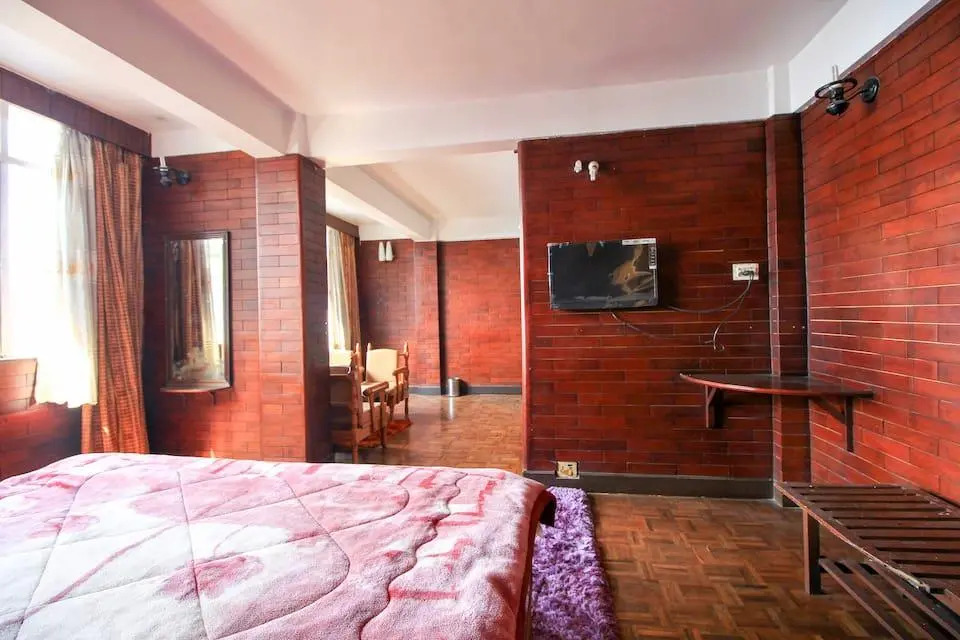 Hotel Apsara & Restaurant In Darjeeling With Mountain View Room